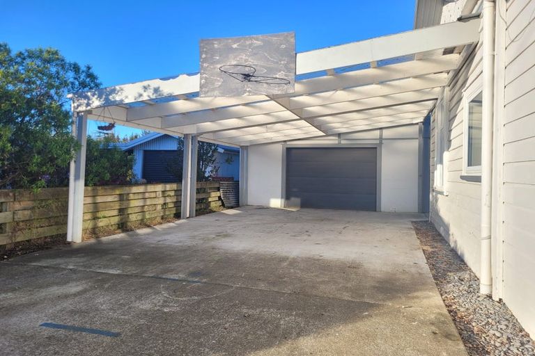 Photo of property in 9 Ruataniwha Street, Waipawa, 4210