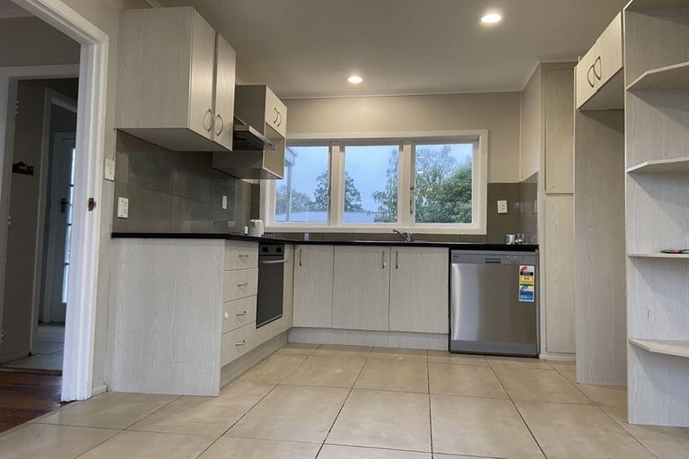 Photo of property in 12 Malcolm Place, Mangere East, Auckland, 2024