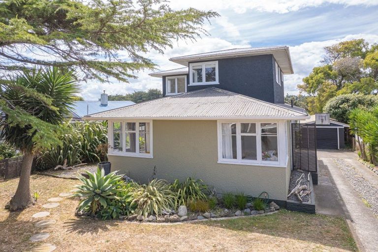 Photo of property in 64 Purnell Street, College Estate, Whanganui, 4500