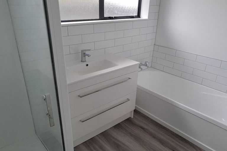 Photo of property in 4a Crofts Lane, Parklands, Christchurch, 8083