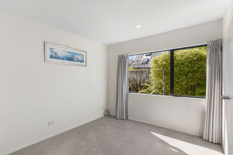 Photo of property in 15 Perendale Close, Somerville, Auckland, 2014