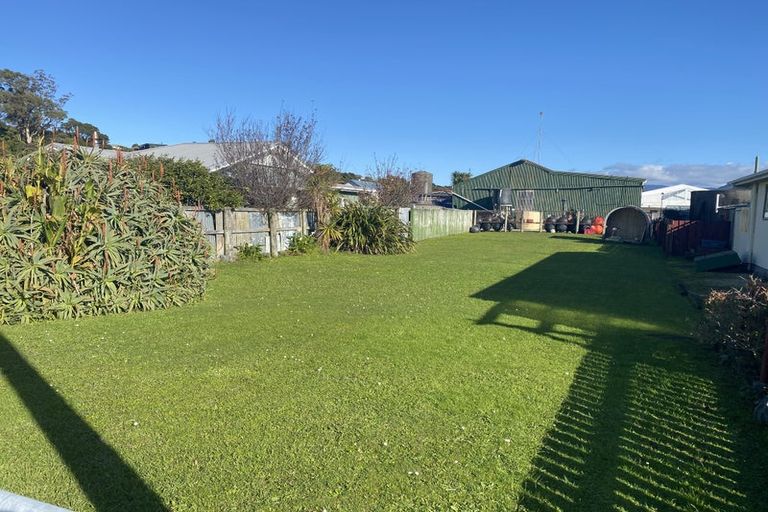 Photo of property in 12 Beach Road, Collingwood, 7073