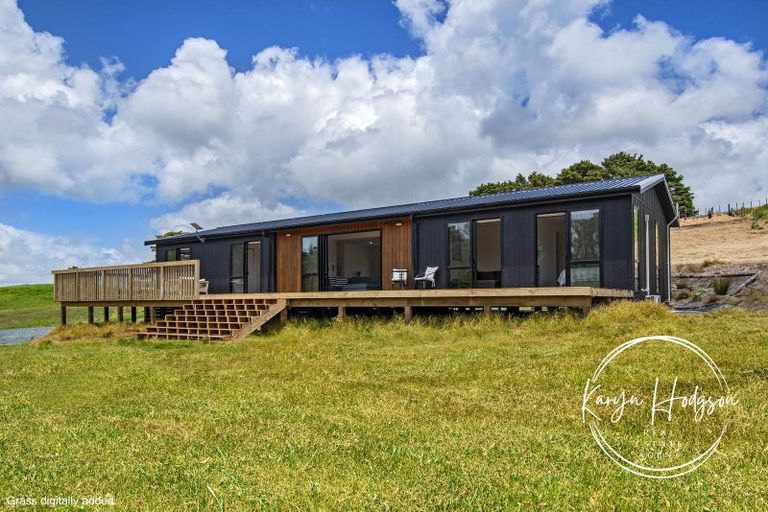 Photo of property in 37 Judd Road, Maungaturoto, 0520