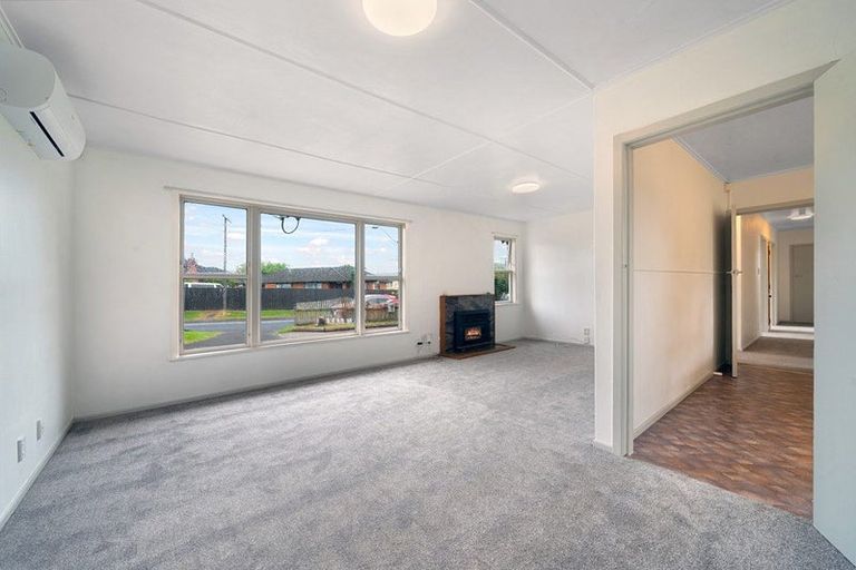 Photo of property in 49 Longburn Road, Henderson, Auckland, 0610