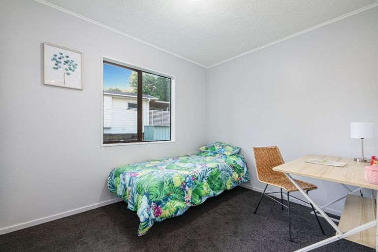 Photo of property in 14 Alidade Place, Massey, Auckland, 0614