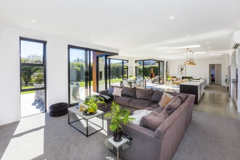 Photo of property in 46a Emerald Hill Drive, Birchville, Upper Hutt, 5018