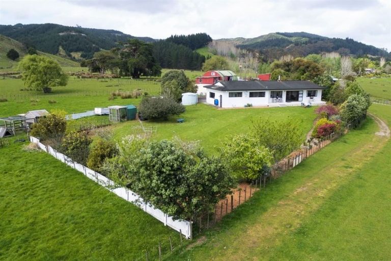 Photo of property in 869 Woodcocks Road, Kaipara Flats, Warkworth, 0981