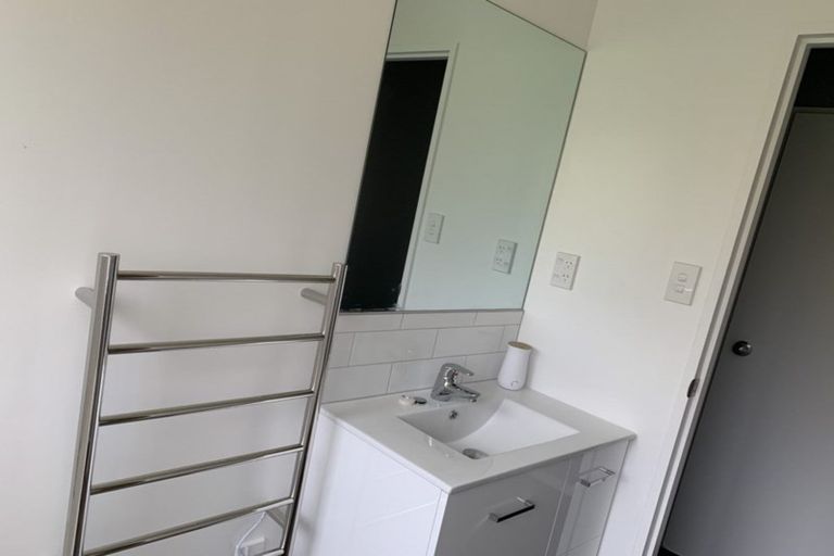 Photo of property in 12 Broadfield Street, Massey, Auckland, 0614