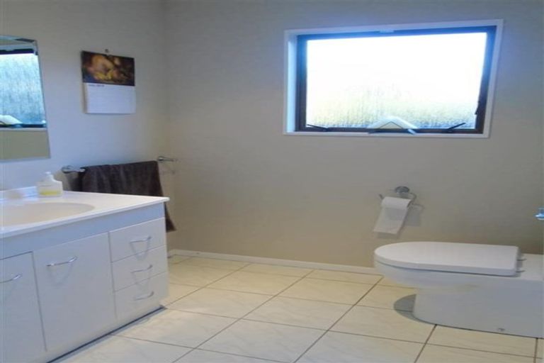 Photo of property in 25 Longitude Place, Whitby, Porirua, 5024