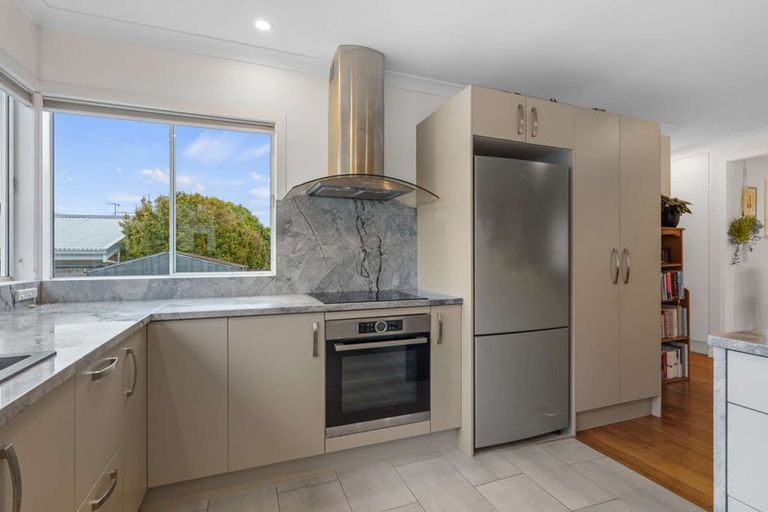 Photo of property in 1/111 Parkers Road, Tahunanui, Nelson, 7011