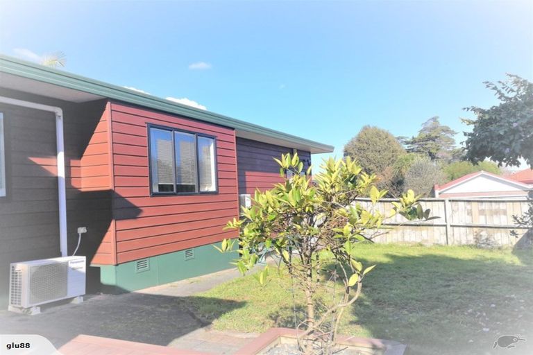 Photo of property in 1/63 Gosford Drive, Botany Downs, Auckland, 2010