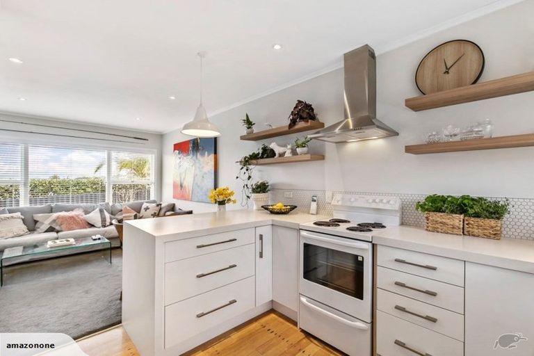 Photo of property in 2/52 Church Street, Northcote Point, Auckland, 0627