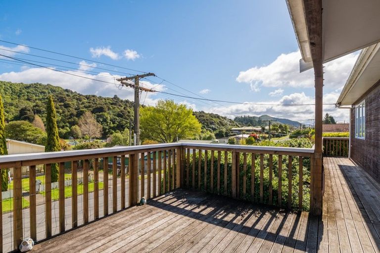 Photo of property in 49 Hampden Street, Picton, 7220