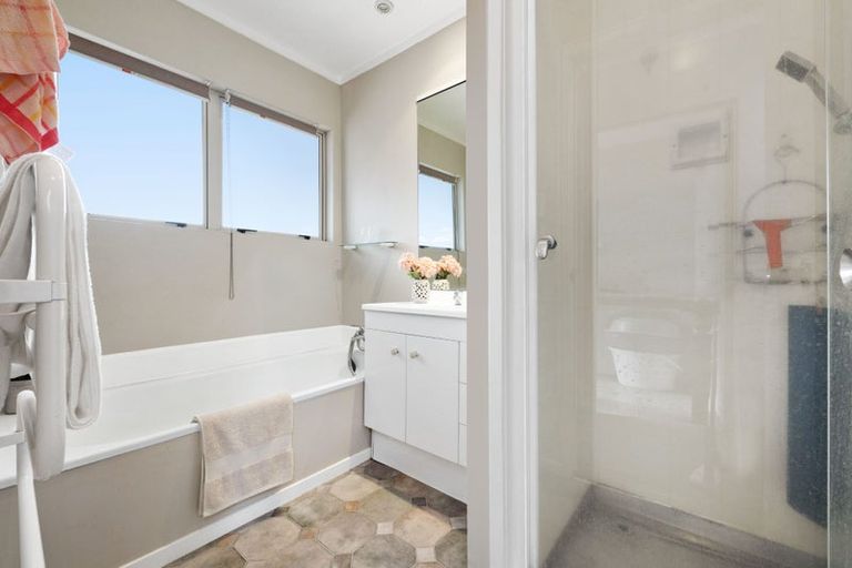 Photo of property in 6 Culver Terrace, Howick, Auckland, 2014