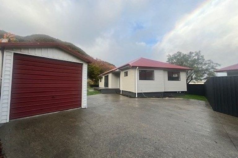 Photo of property in 441 Cambridge Terrace, Naenae, Lower Hutt, 5011