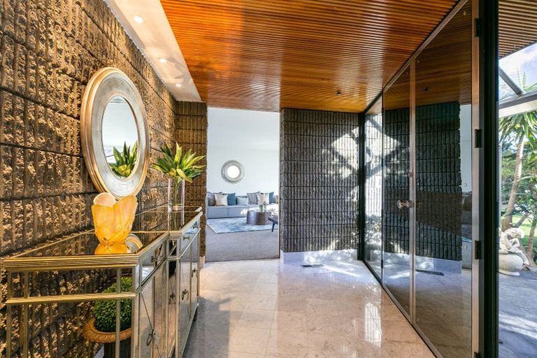 Photo of property in 32 Seatoun Heights Road, Seatoun, Wellington, 6022