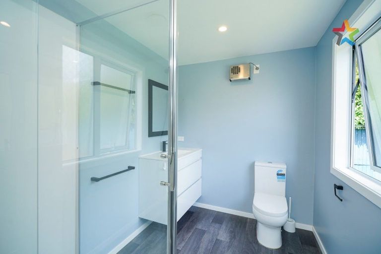 Photo of property in 30 Kilmarnock Street, Wallacetown, 9816