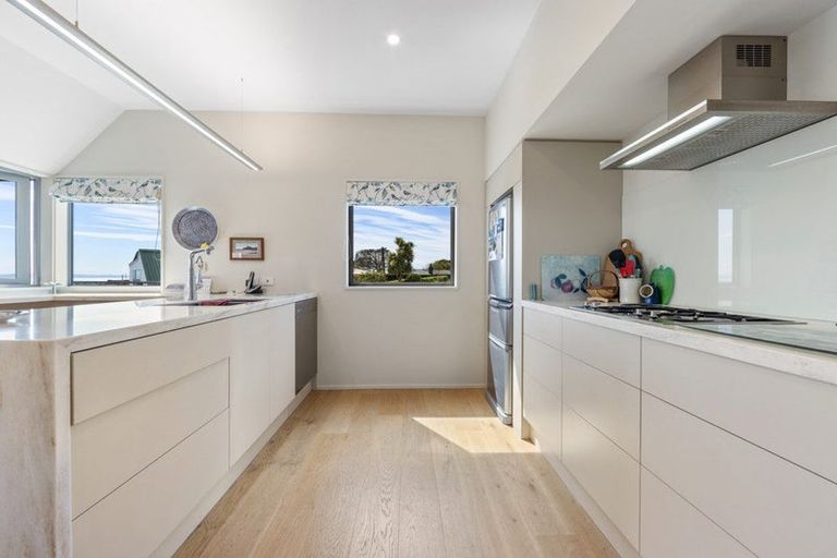 Photo of property in 8 Westmere Lane, Mount Pleasant, Christchurch, 8081