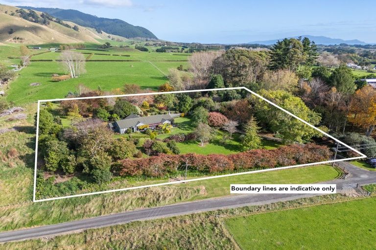 Photo of property in 26 Blackburne Road, Te Horo, Otaki, 5582