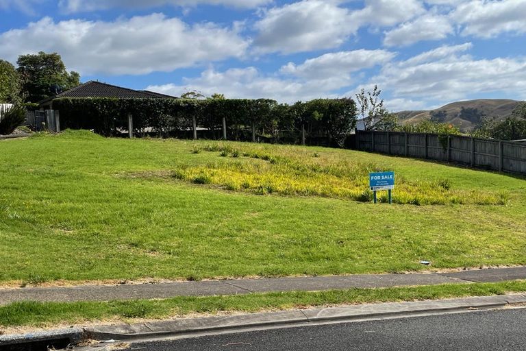 Photo of property in 12 Te Kauri Place, Helensville, 0800