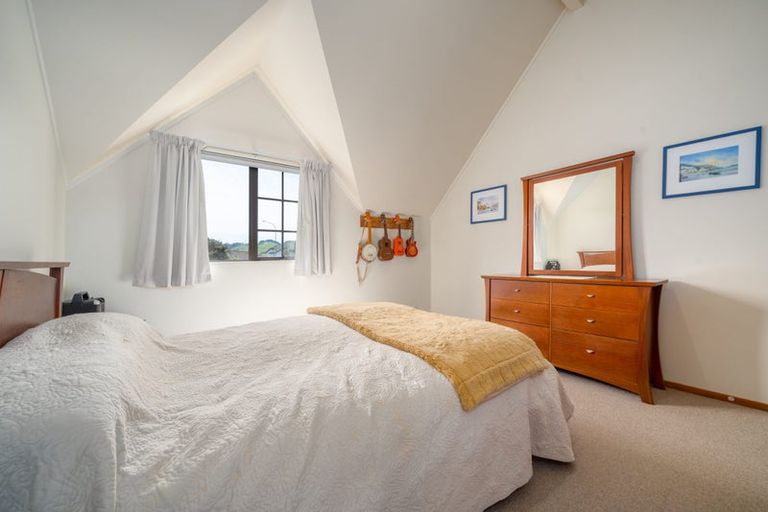 Photo of property in 158 Westchester Drive, Churton Park, Wellington, 6037