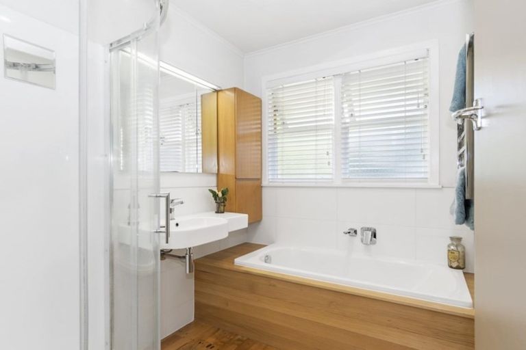 Photo of property in 70a Sutherland Road, Brookfield, Tauranga, 3110