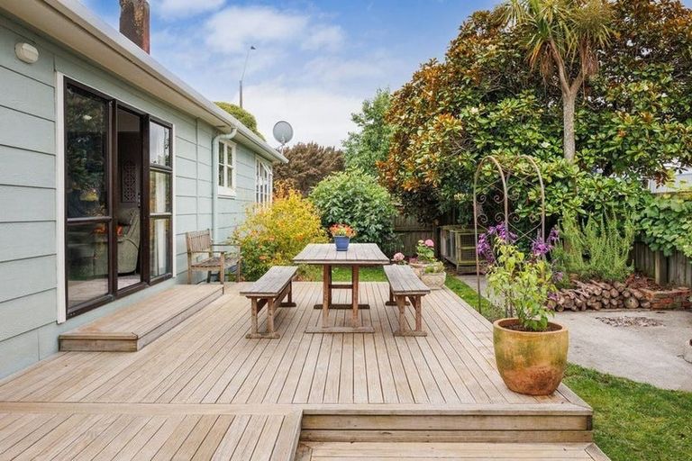 Photo of property in 920 Tremaine Avenue, Roslyn, Palmerston North, 4414