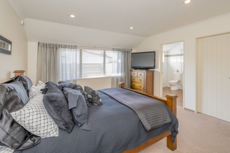 Photo of property in 14 Hulme Way, Raumati Beach, Paraparaumu, 5032