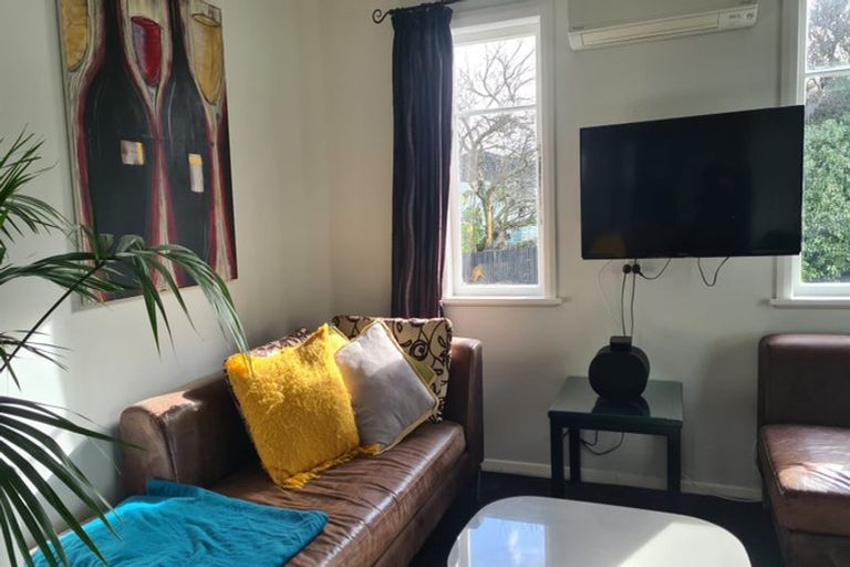 Photo of property in 45 Cologne Street, Martinborough, 5711