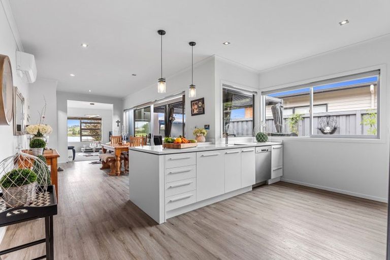 Photo of property in 21 Lakeview Quay, Pyes Pa, Tauranga, 3112