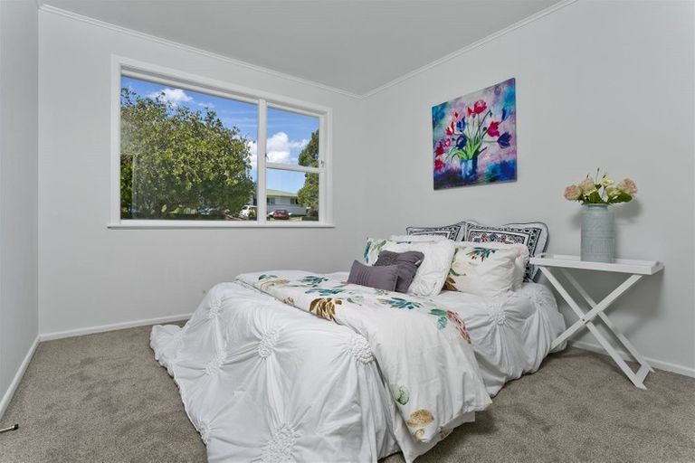 Photo of property in 18 Lendic Avenue, Henderson, Auckland, 0612