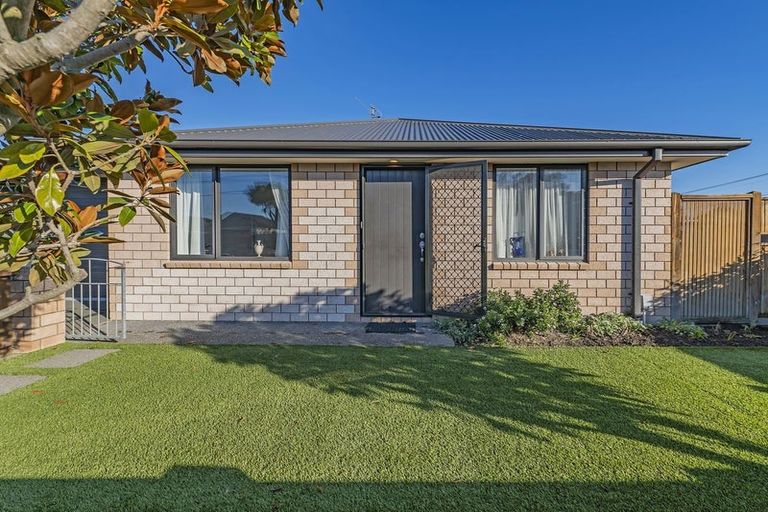 Photo of property in 1/191 Gayhurst Road, Dallington, Christchurch, 8061