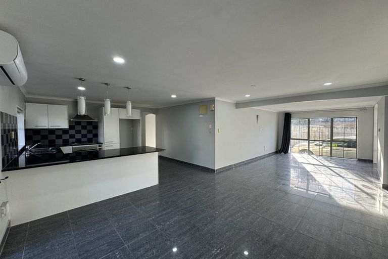 Photo of property in 17 Gray Avenue, Mangere East, Auckland, 2024