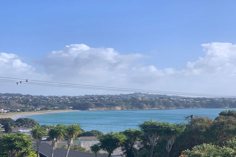 Photo of property in 7a Tindalls Bay Road, Tindalls Beach, Whangaparaoa, 0930