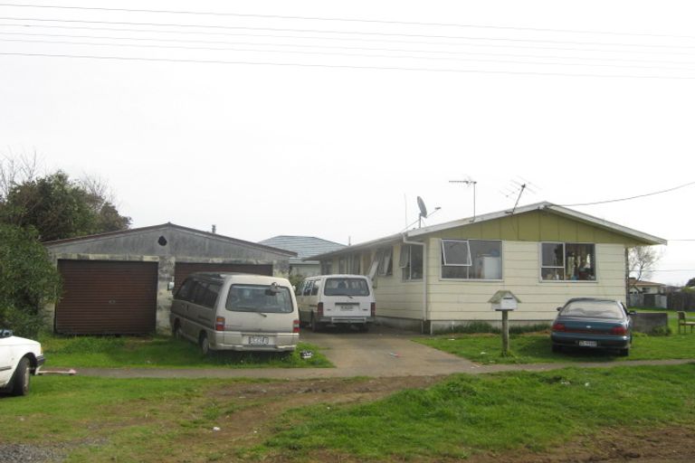 Photo of property in 35 Hutchins Street, Waitara, 4320