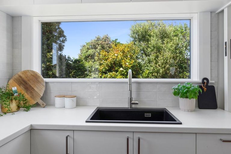 Photo of property in 22 Ngaio Street, Strandon, New Plymouth, 4312