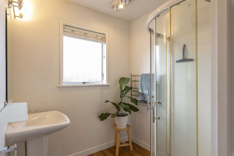 Photo of property in 2/500 Harewood Road, Harewood, Christchurch, 8051