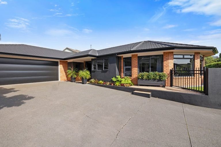 Photo of property in 10a Long Place, Frankleigh Park, New Plymouth, 4310