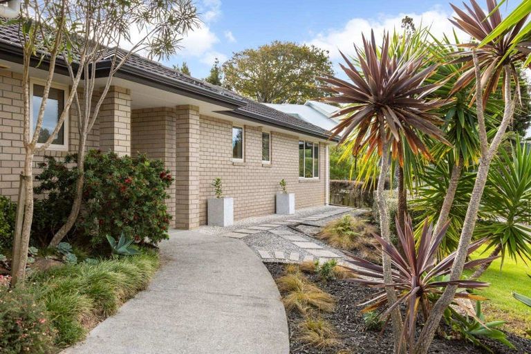 Photo of property in 24 Gavinike Place, Waimauku, 0812