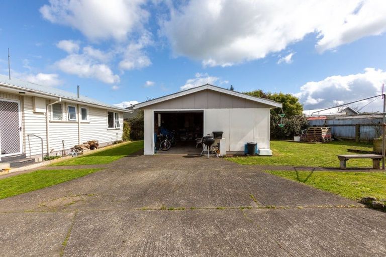 Photo of property in 3 Gertrude Street, Dannevirke, 4930