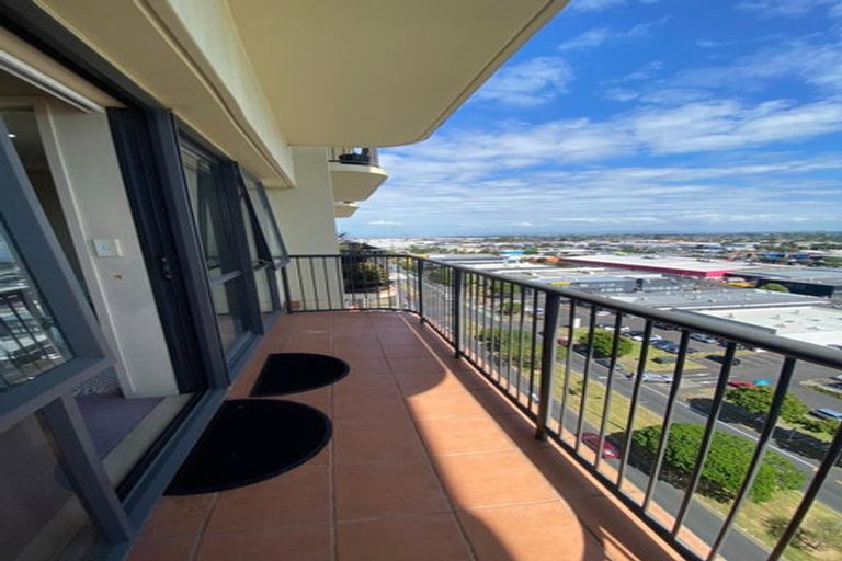 Photo of property in The Rennaissance, 11c/18 Ronwood Avenue, Manukau, Auckland, 2104