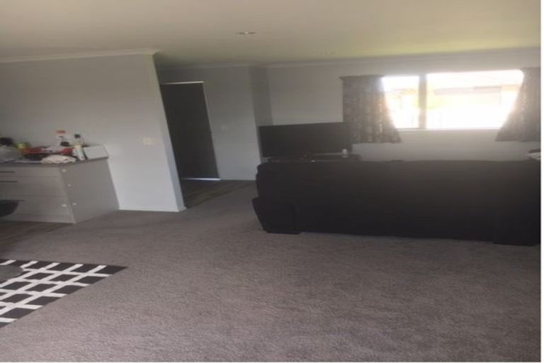 Photo of property in 100 Strauss Drive, Rolleston, 7614