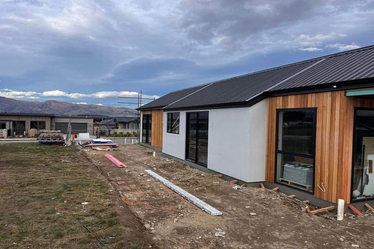 Photo of property in 11 Rua Street, Albert Town, Wanaka, 9305