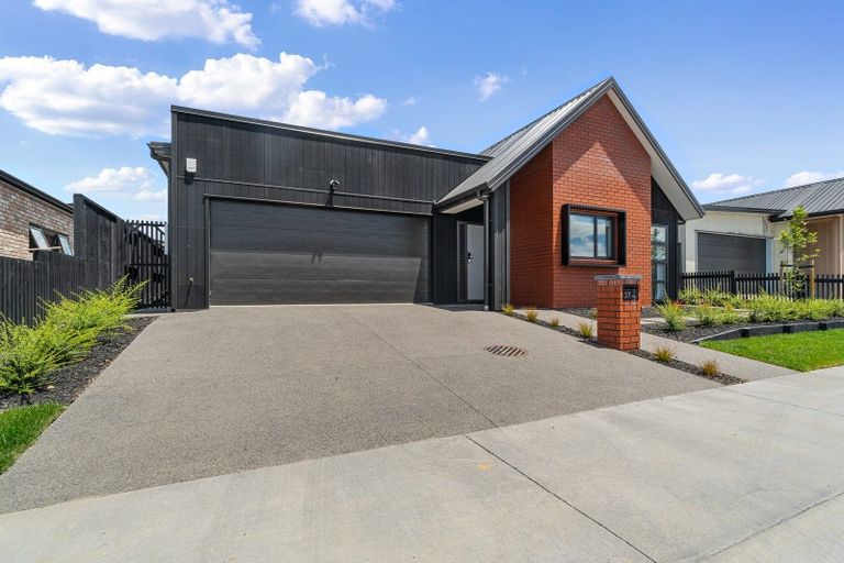 Photo of property in 37 Earp Crescent, Chartwell, Hamilton, 3210