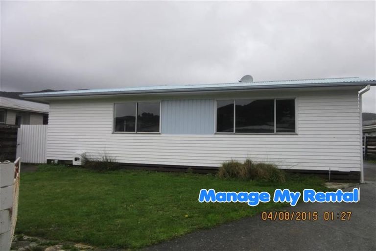 Photo of property in 268 Wellington Road, Wainuiomata, Lower Hutt, 5014