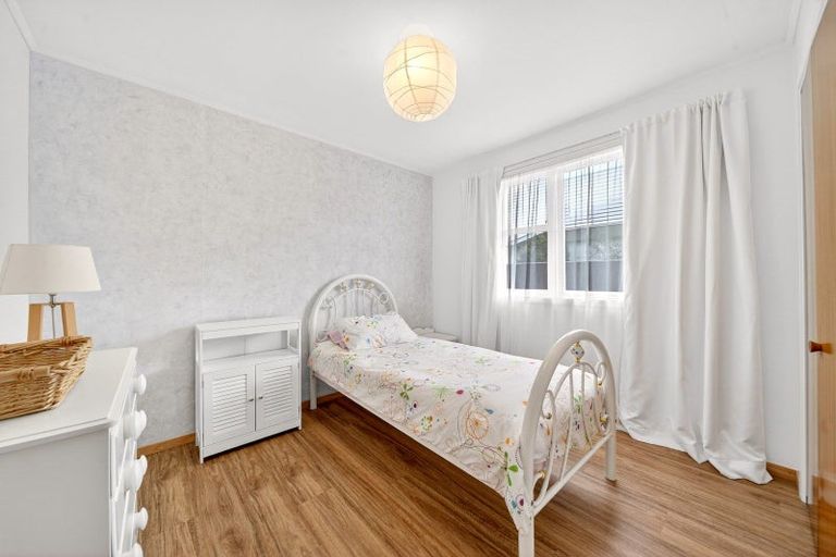 Photo of property in 3 Feist Street, Carterton, 5713