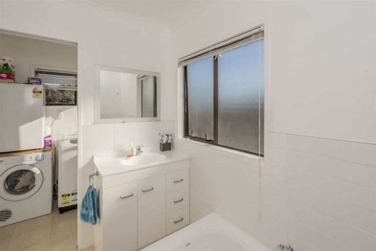 Photo of property in 21 Read Street, Levin, 5510
