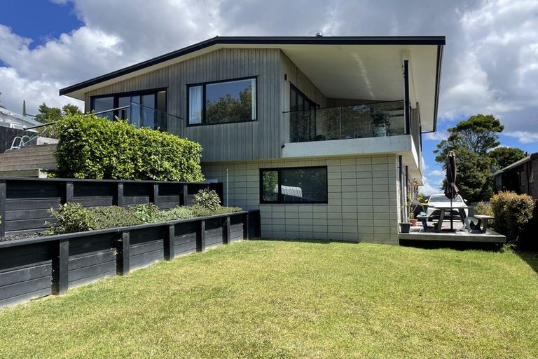 Photo of property in 122 Browns Bay Road, Rothesay Bay, Auckland, 0630