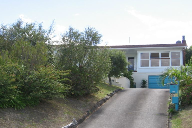 Photo of property in 15 Jellicoe Road, Murrays Bay, Auckland, 0630