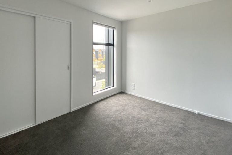 Photo of property in 6 Tuputupu Drive, Kumeu, 0810